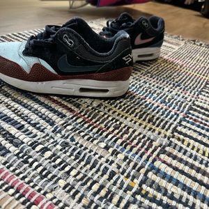 Nike “SWIPA” 5